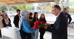 Fırat Üniversitesi, Öğrencilerini Davul ve Klarnetle Karşıladı
