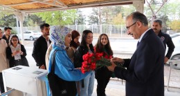 Fırat Üniversitesi, Öğrencilerini Davul ve Klarnetle Karşıladı