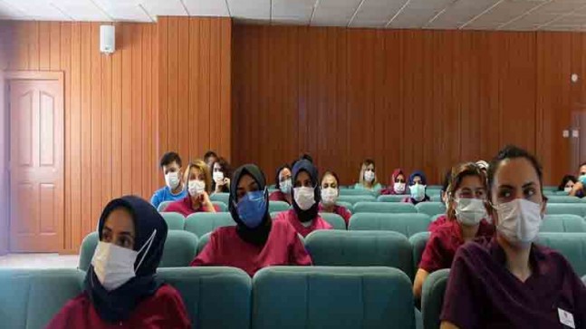 Hemşirelere Yönelik Ağrının Değerlendirilmesi ve Ağrı’da Hemşire Bakımı Eğitimi