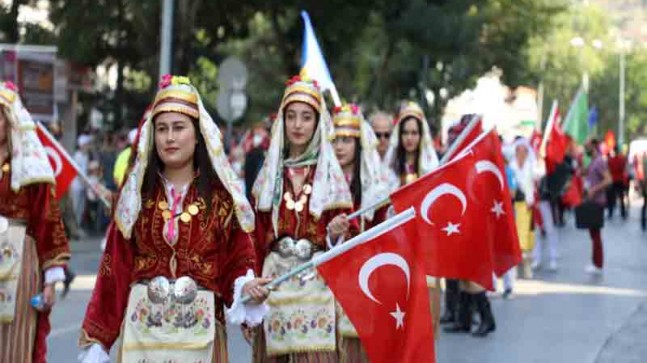 Afyonkarahisar’ın Düşmandan Kurtuluşu Anısına Zafer Halk Yürüyüşü yapıldı