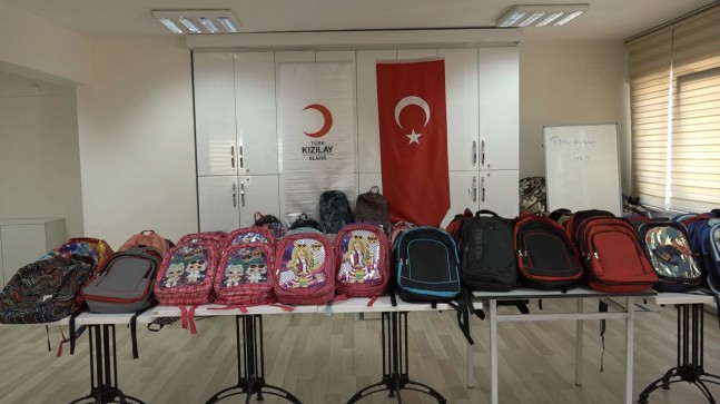 Türk Kızılay Elazığ Şubesi, Öğrencilere Kırtasiye Seti Dağıttı