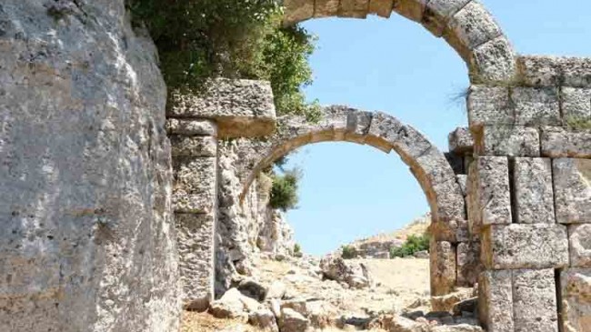 Kremna Antik Kenti’nde Kazı Çalışmaları Sürüyor