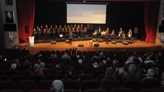 KIRŞEHİR BELEDİYESİ KENT KONSEYİ KADIN KOROSU ÇANAKKALE’DE KONSER VERDİ