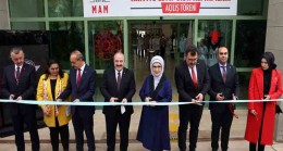 Emine Erdoğan, TÜBİTAK Marmara Araştırma Merkezi’ni ziyaret etti