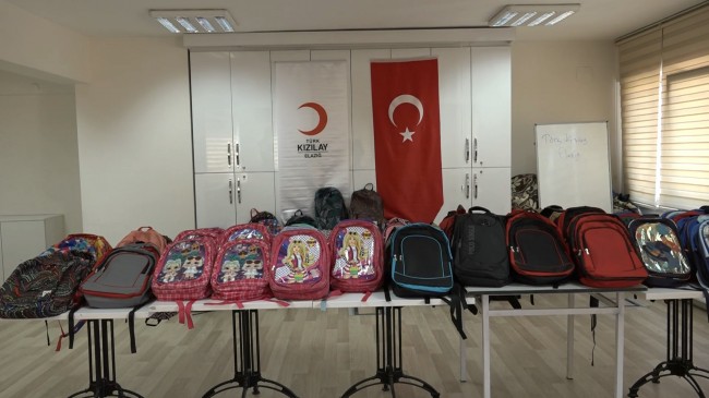 Türk Kızılay Elazığ Şubesi, Öğrencilere Kırtasiye Seti Dağıttı