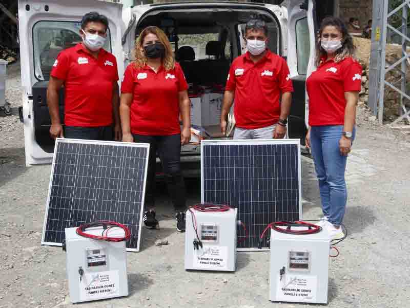 Elektrikten yoksun kalan afetzedelere güneş paneli sistemi dağıtılıyor